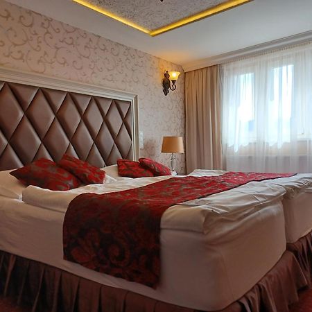 Hotel Dvorana Karlovy Vary Exterior photo