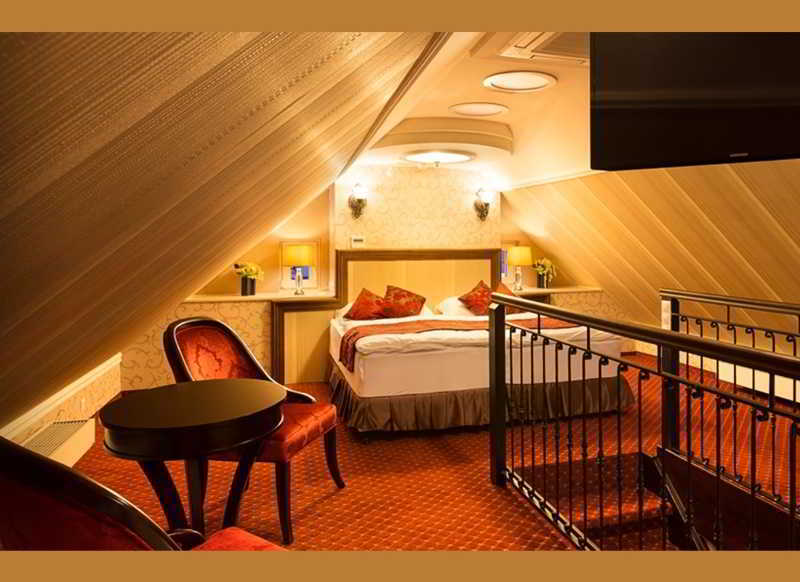 Hotel Dvorana Karlovy Vary Exterior photo