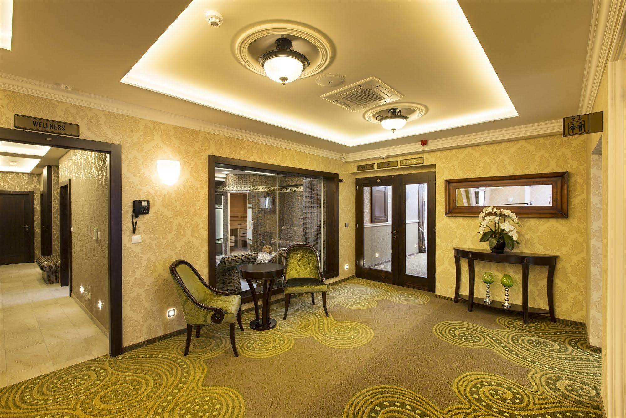 Hotel Dvorana Karlovy Vary Exterior photo