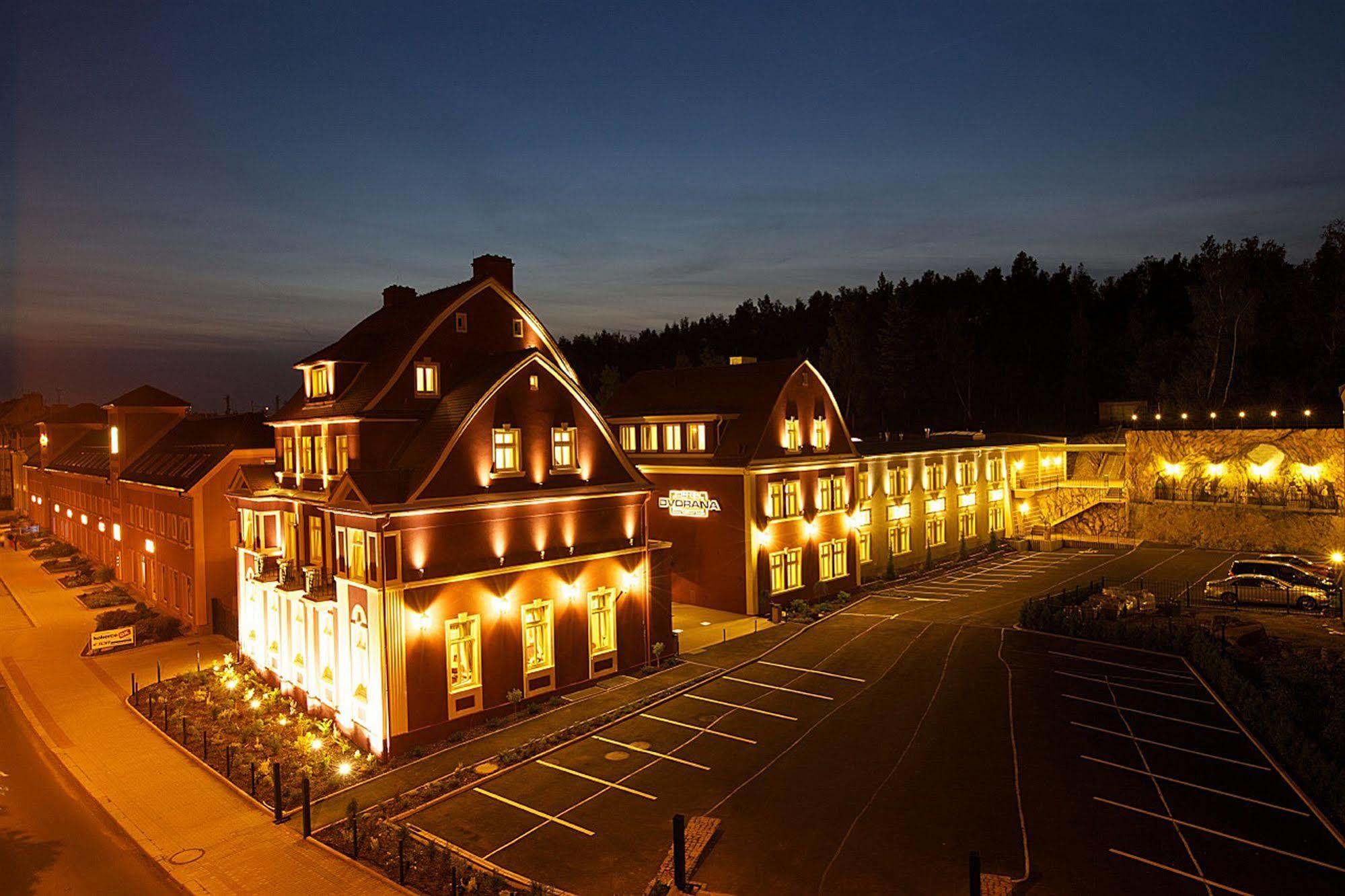 Hotel Dvorana Karlovy Vary Exterior photo
