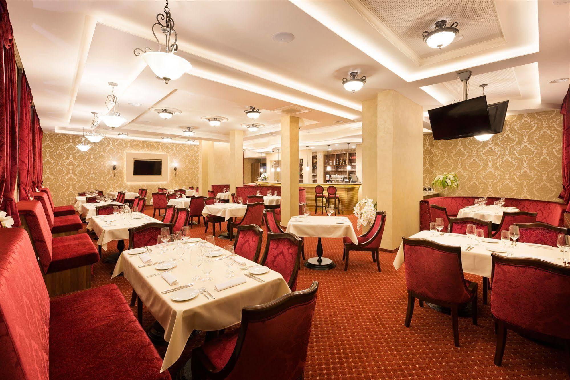 Hotel Dvorana Karlovy Vary Exterior photo