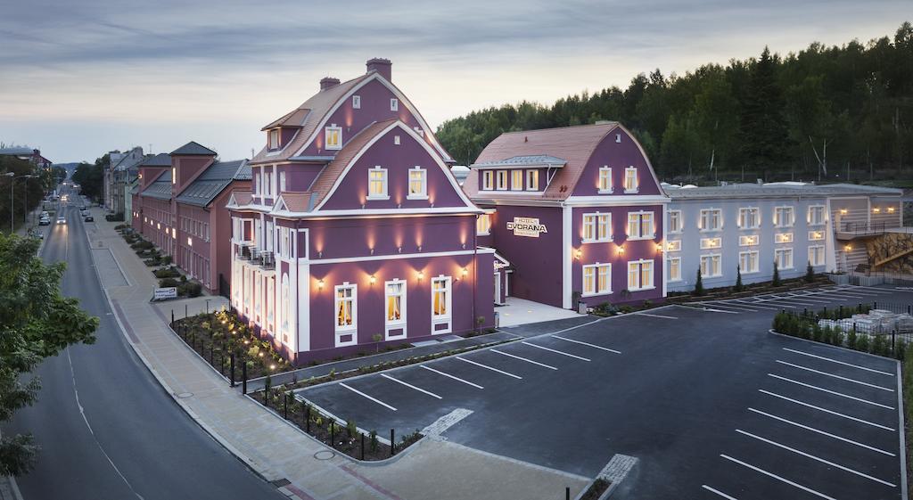 Hotel Dvorana Karlovy Vary Exterior photo